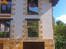 construccion-vivienda-urdiain-fachada-terminada-lateral-dcha
